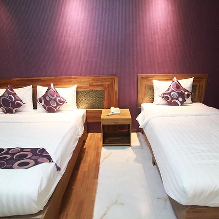 Hotel 9 Mile Yangon Extérieur photo
