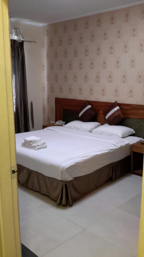 Hotel 9 Mile Yangon Extérieur photo