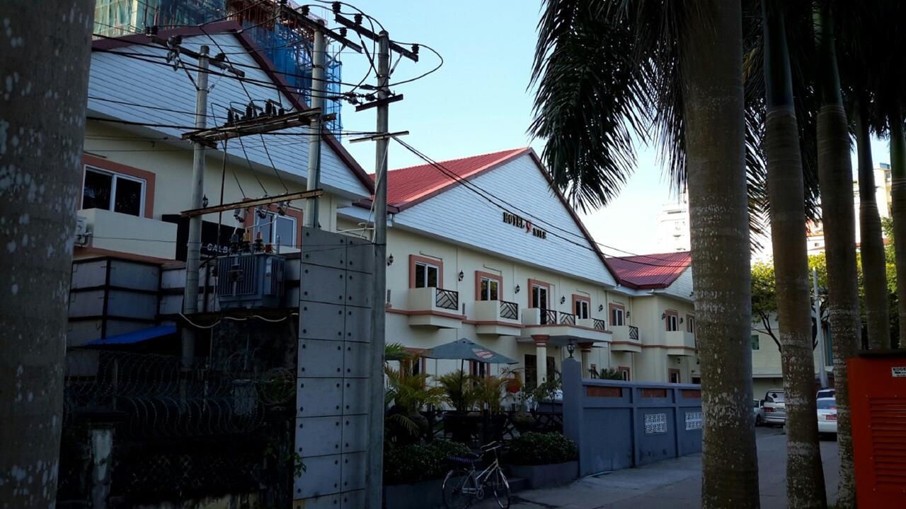 Hotel 9 Mile Yangon Extérieur photo