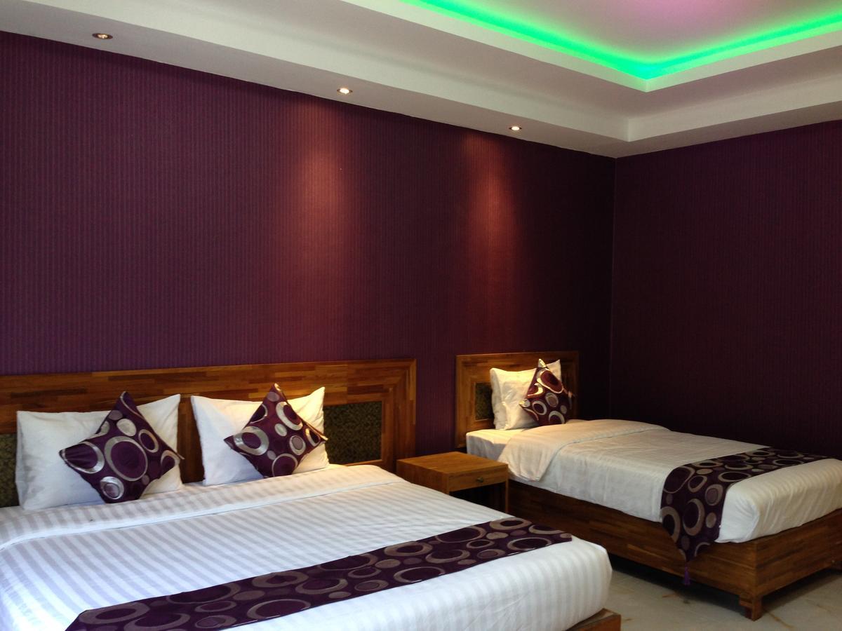 Hotel 9 Mile Yangon Extérieur photo