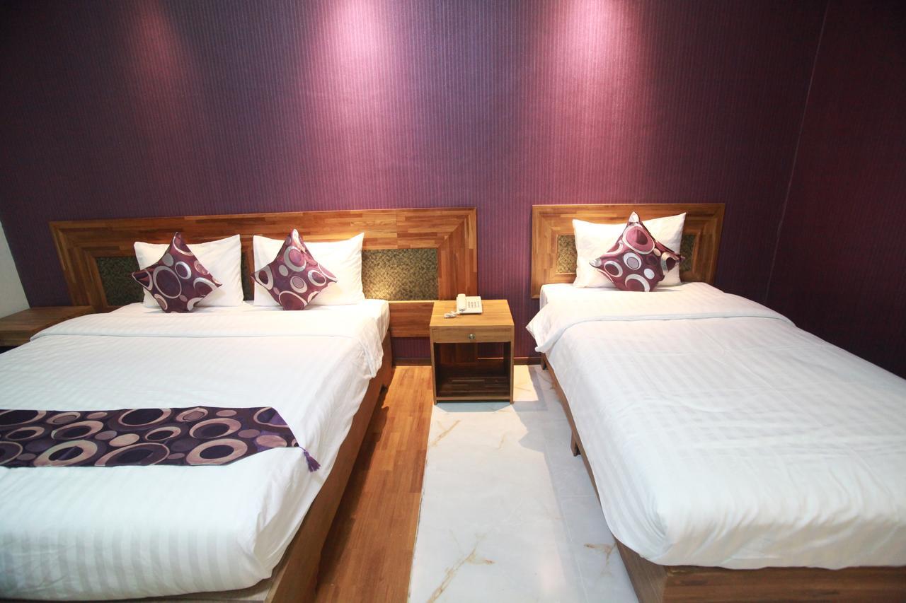 Hotel 9 Mile Yangon Extérieur photo