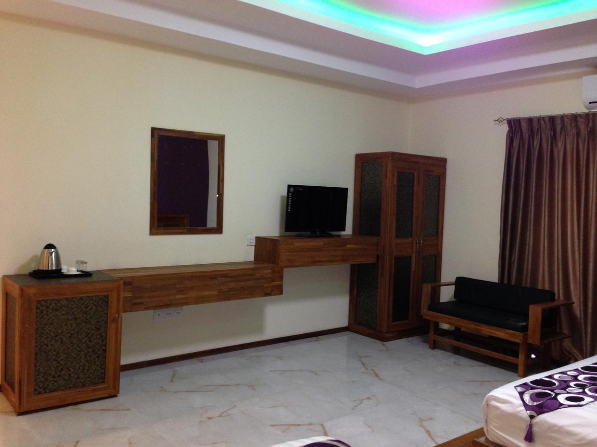 Hotel 9 Mile Yangon Extérieur photo