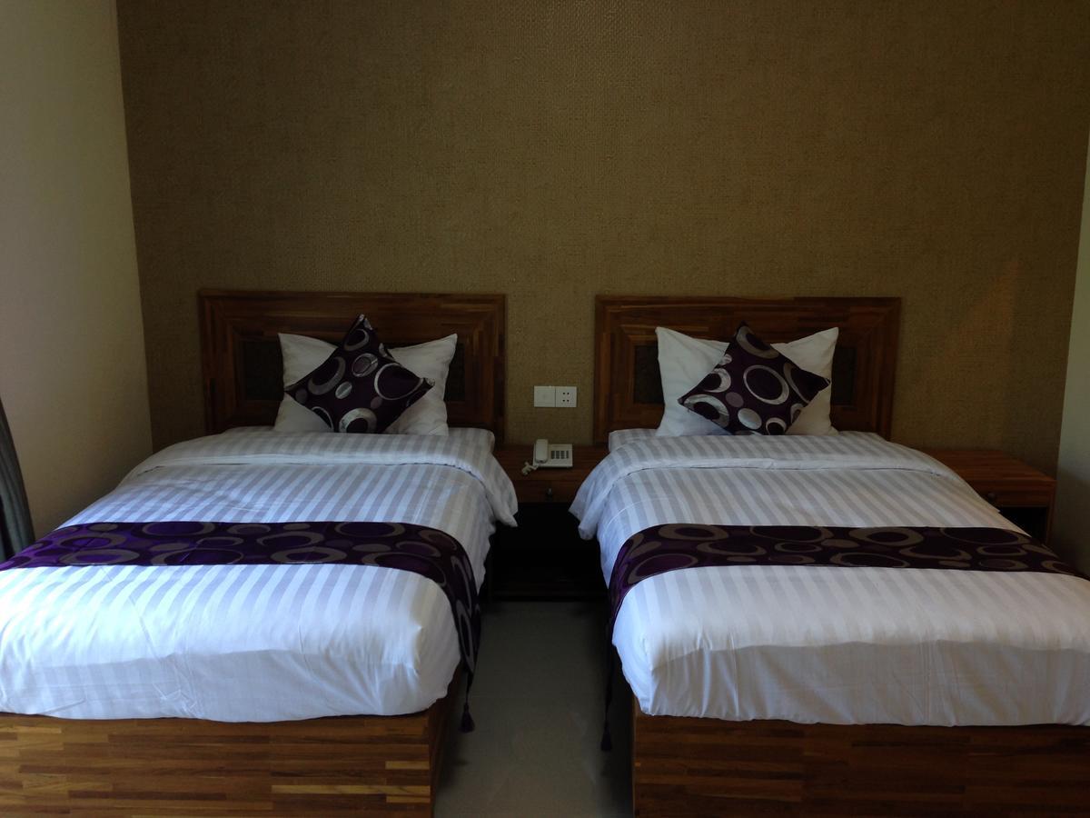 Hotel 9 Mile Yangon Extérieur photo